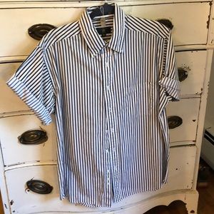 Men’s M short sleeve button up